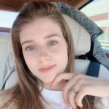 Sara R